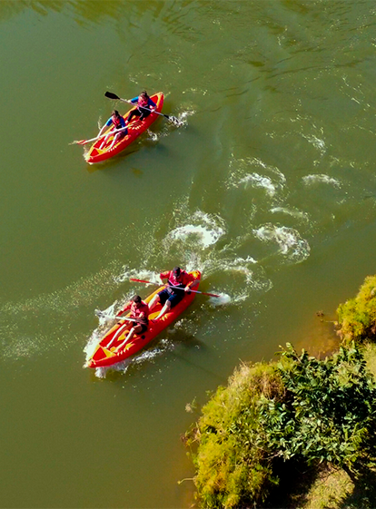 Caiaques no lago da Reserva